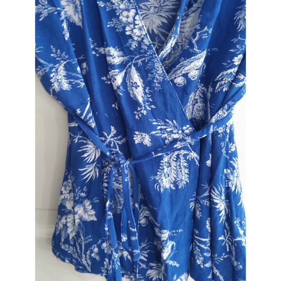 $Maeve Anthropologie Clarita blue & white wrap top floral Fairy Flowy boho - Picture 3 of 7